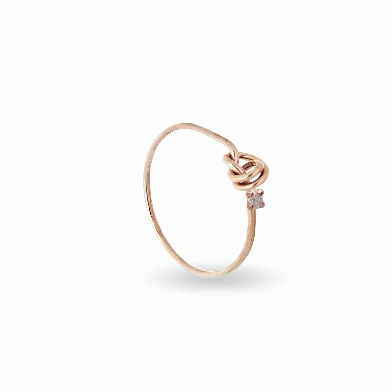 anello_filodamore_con_nod_1-1.webp Anello Filodamore con Nodino in Oro 9kt e Diamante Bianco (0.03 ct) | Rubinia Gioielli New