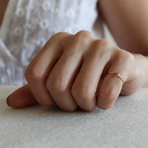 Anello Filodamore con Nodino in Oro 9kt | Rubinia Gioielli Outlet