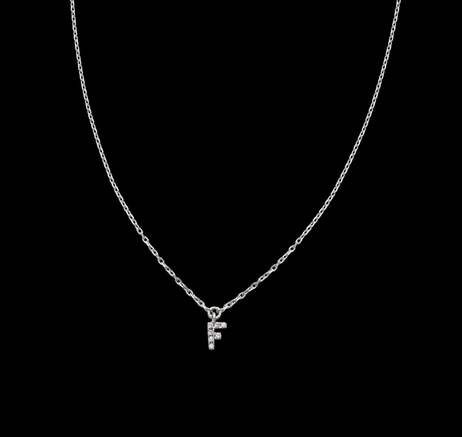 collana_filodamore_con_in_0.webp Collana Filodamore con iniziale in Oro Bianco 9kt e Diamanti | Rubinia Gioielli Fashion
