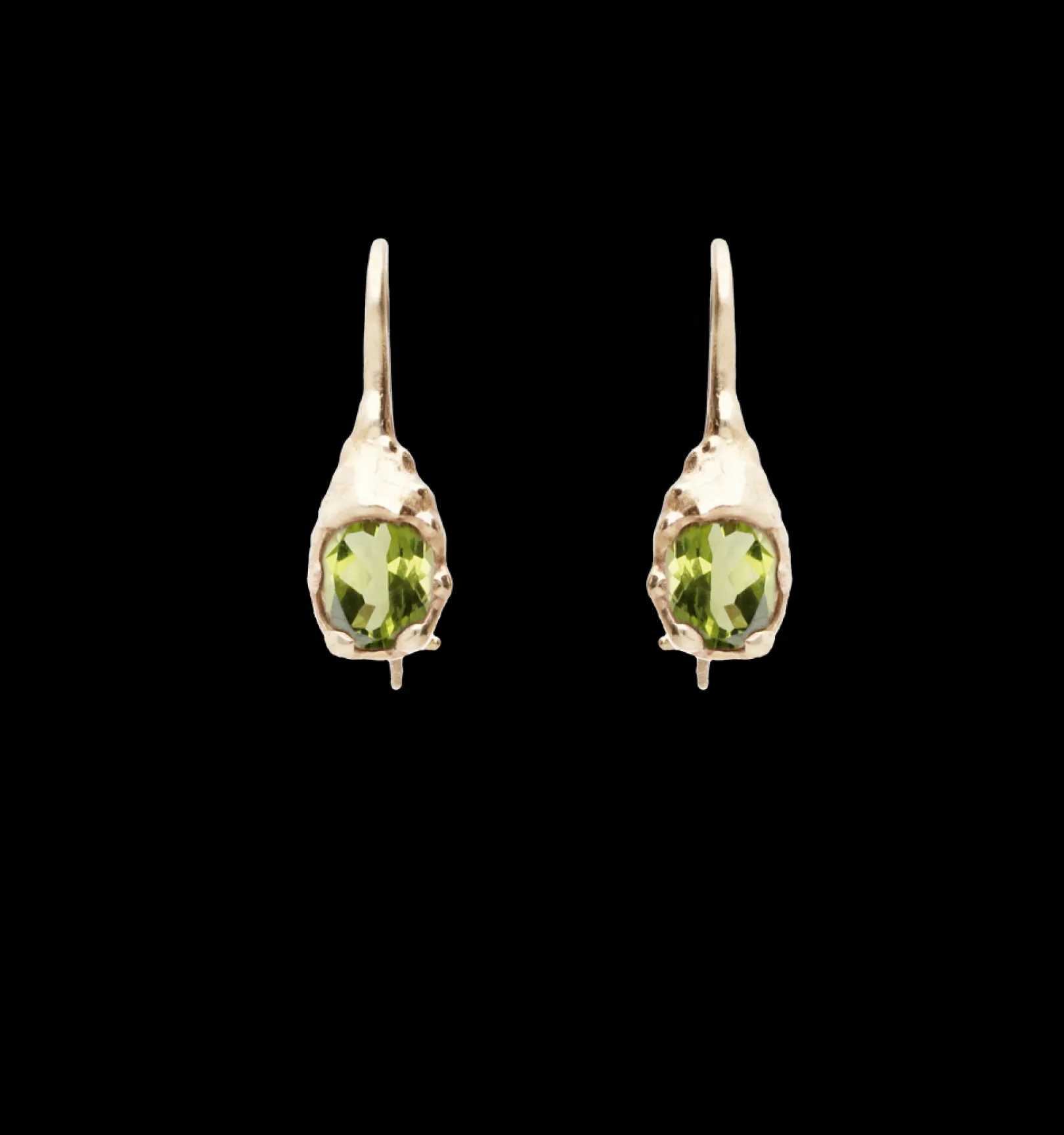 orecchini_a_monachella_in_0-3.webp Orecchini a monachella in Oro Giallo 9kt e Peridot | Rubinia Gioielli Outlet