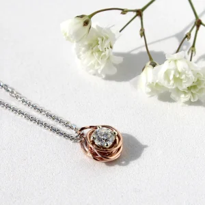 Punto Luce Filodellavita in Oro Rosa con un Diamante Colorless | Rubinia Gioielli Fashion